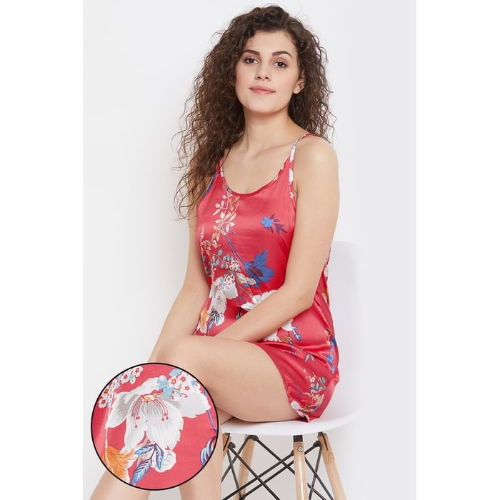

Clovia Pretty Florals Babydoll in Red- Satin - NS1323P04