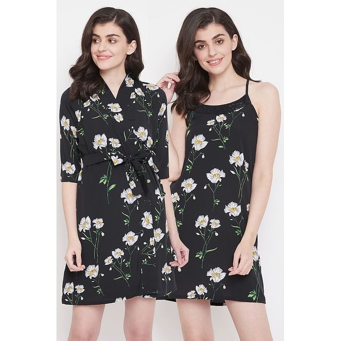 

Clovia Pretty Florals Babydoll & Robe in Black - Crepe - NSC329D13