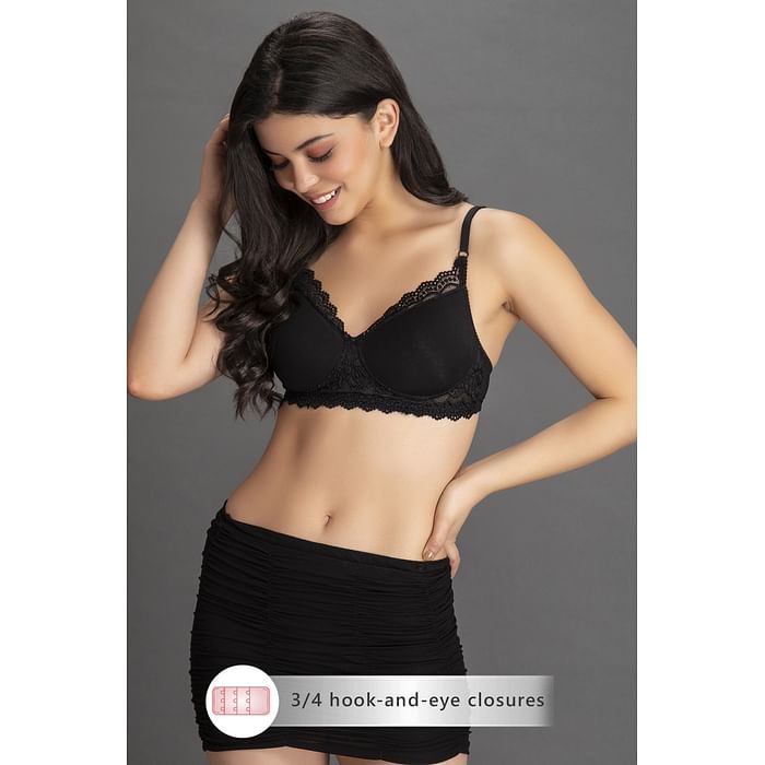 

Clovia Padded Non-Wired Full Coverage T-shirt Bra in Black - BR2093P13