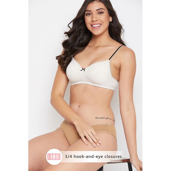 

Clovia Padded Non-Wired Full Cup Animal Print T-shirt Bra in White - BR1067C18