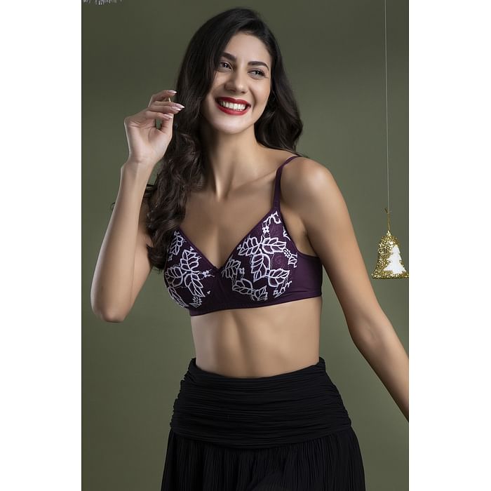 

Clovia Padded Non-Wired Full Cup Bra in Purple - Lace - BR2342P15