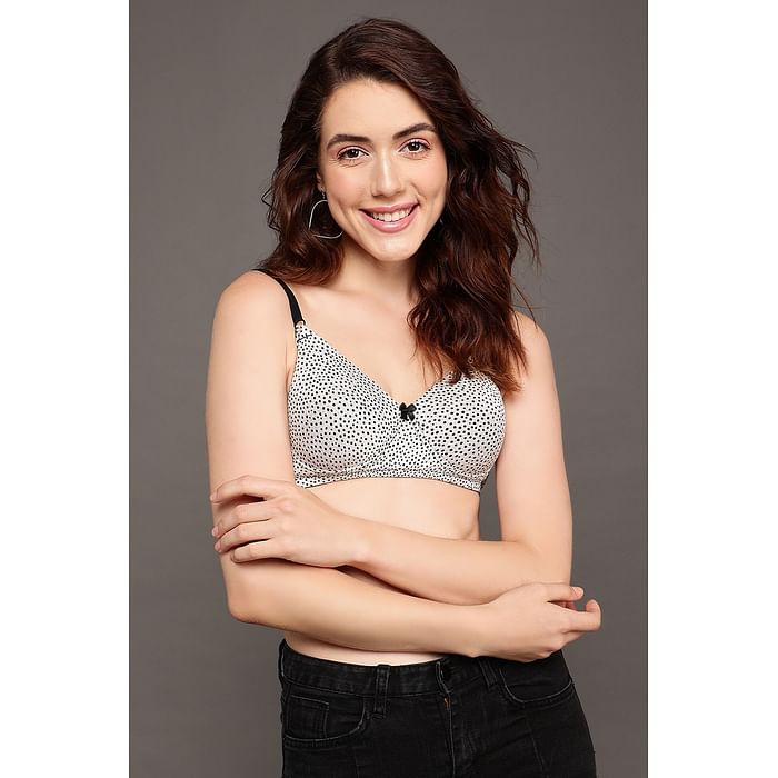 

Clovia Padded Non-Wired Full Cup Dot Print T-shirt Bra in White - BR2393K18