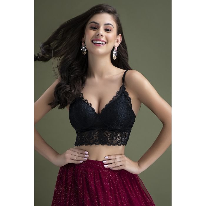 

Clovia Padded Non-Wired Full Cup Longline Bralette in Black - BR2169P13