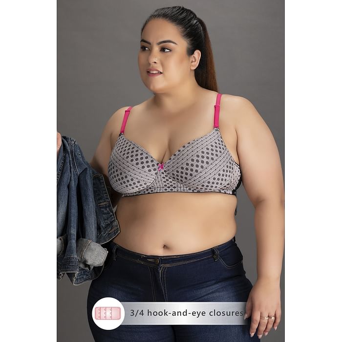 

Clovia Padded Non-Wired Full Cup Printed Multiway T-shirt Bra in Black - BR1277J13
