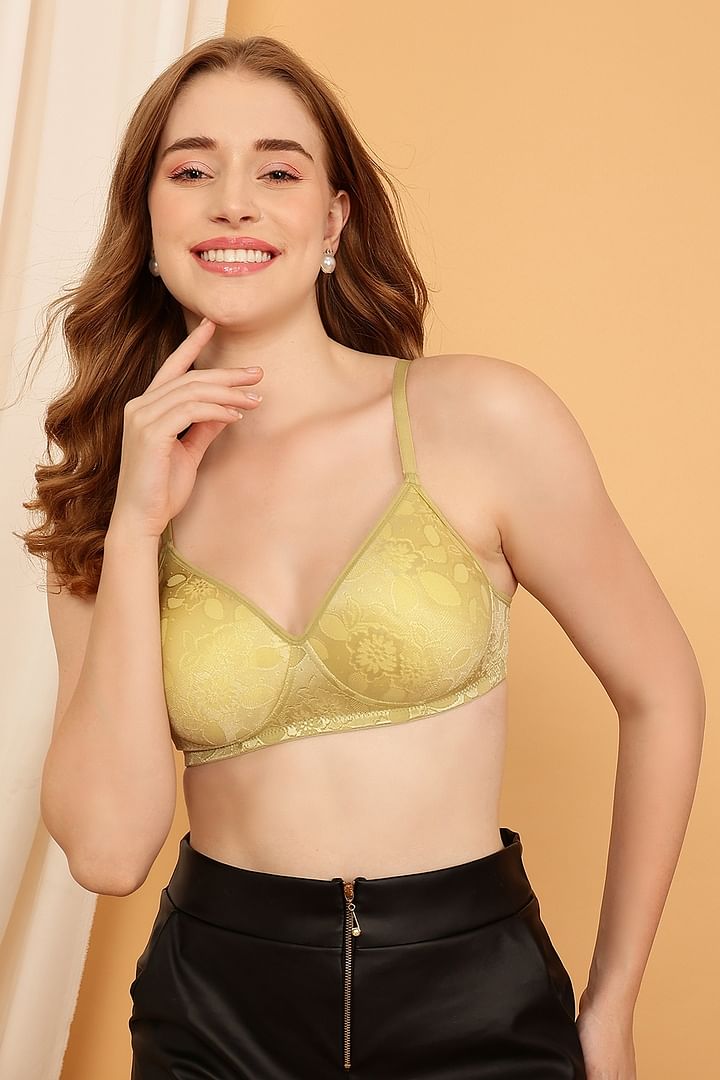 Buy Padded Non-Wired Full Cup Bra in Olive Green - Lace Online India, Best  Prices, COD - Clovia - BR2342P11