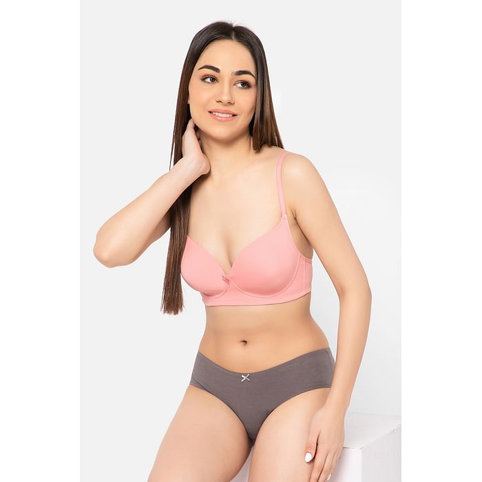 

Clovia Padded Non-Wired Full Cup Multiway T-shirt Bra in Baby Pink - BR0935X22, Light pink