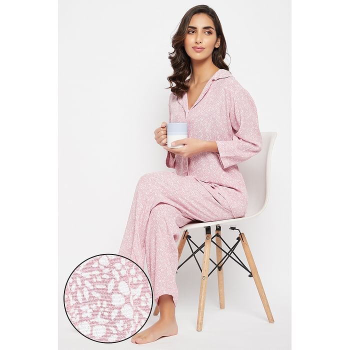 

Clovia Print Me Pretty Button Down Shirt & Pyjama in Baby Pink - Crepe - LS0385N22, Light pink