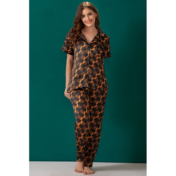 

Clovia Print Me Pretty Button Down Shirt & Pyjama Set in Black - LS0385W13