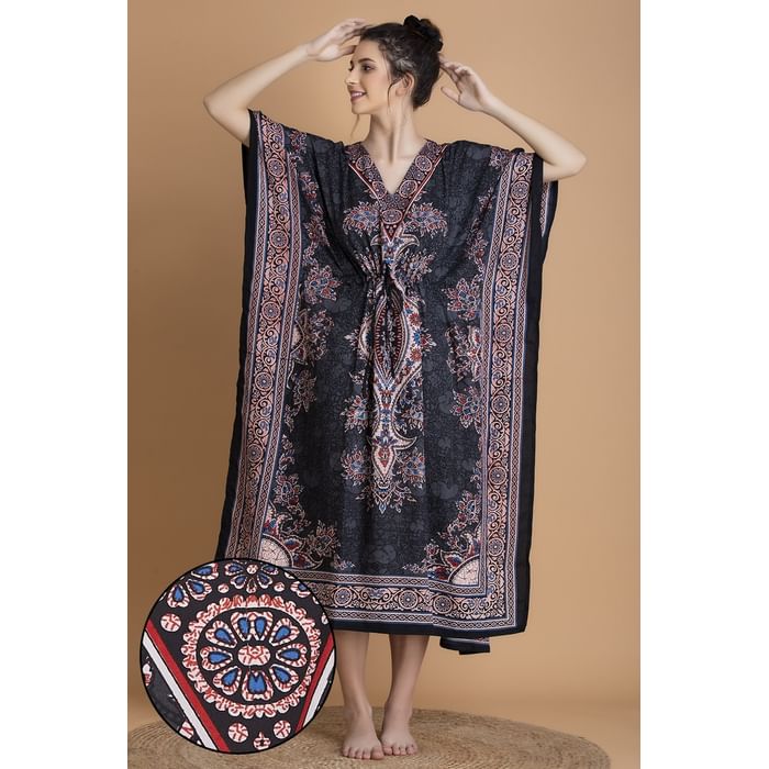 

Clovia Print Me Pretty Long Kaftan in Black - Crepe - NS0865D13