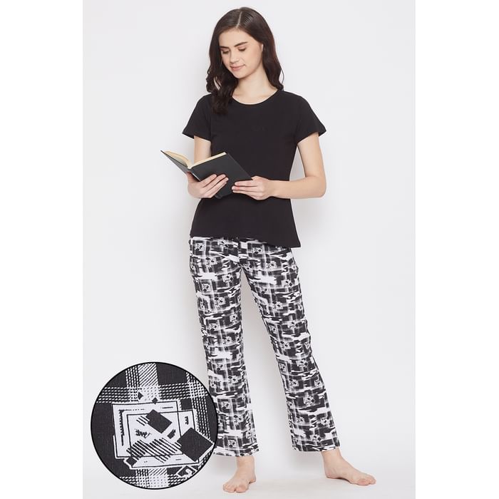 

Clovia Print Me Pretty Top & Pyjama in Black & White- Cotton Rich - LSC176A13