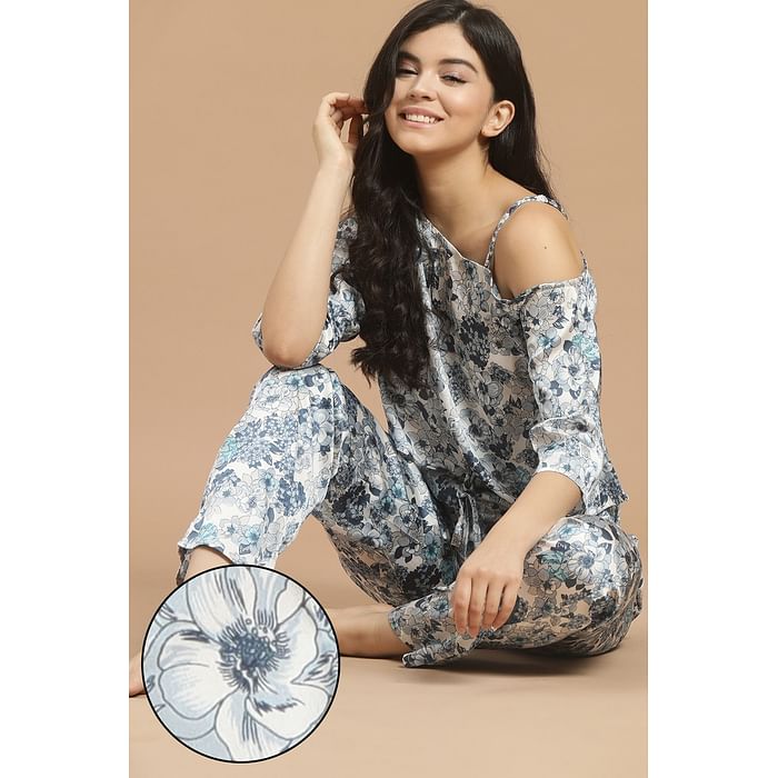 

Clovia Pretty Florals Crop Top & Pyjama in Blue - LS0352P08, Navy