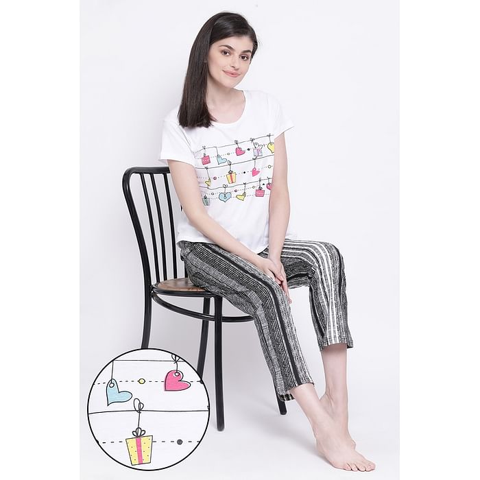 

Clovia Print Me Pretty Top & Pyjama in White & Black- Cotton Rich - LSC176Z13