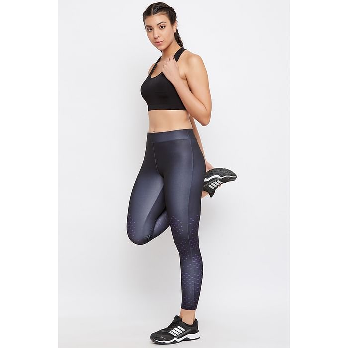 

Clovia Snug Fit Active Ankle-Length Printed Tights in Black - AB0054P13