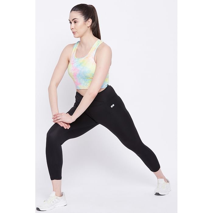 

Clovia Snug Fit Active Mid-Rise Tights in Black - AB0074P13