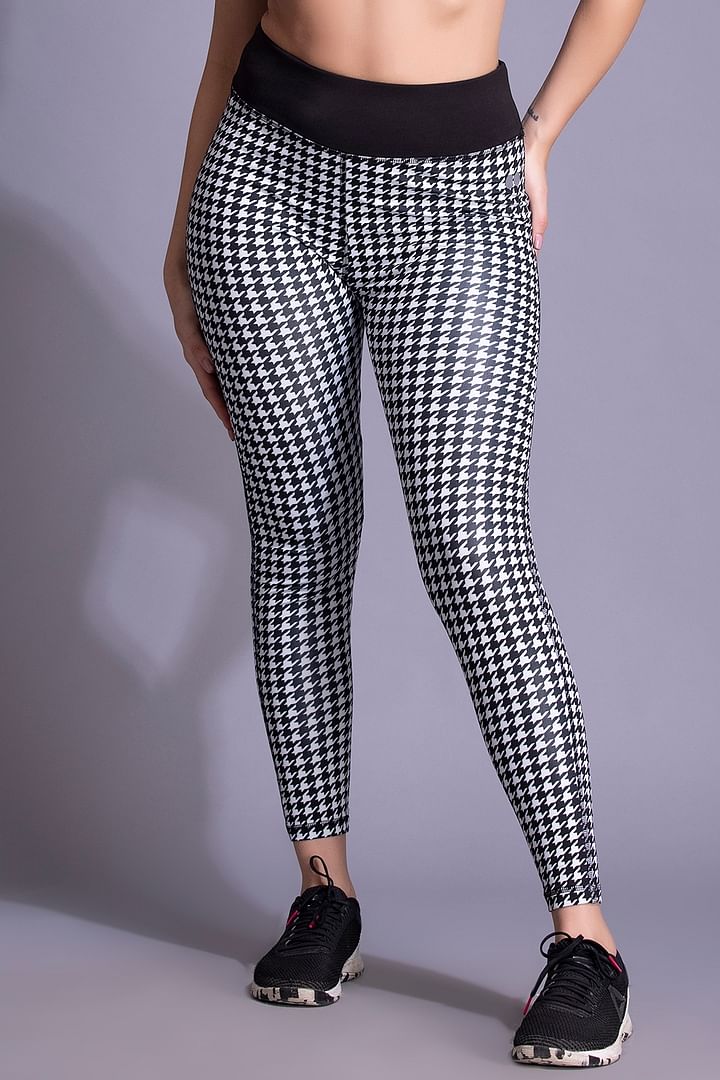 Buy Snug-Fit Ankle-Length High-Rise Houndstooth Print Active Tights in  Black Online India, Best Prices, COD - Clovia - AB0042C13