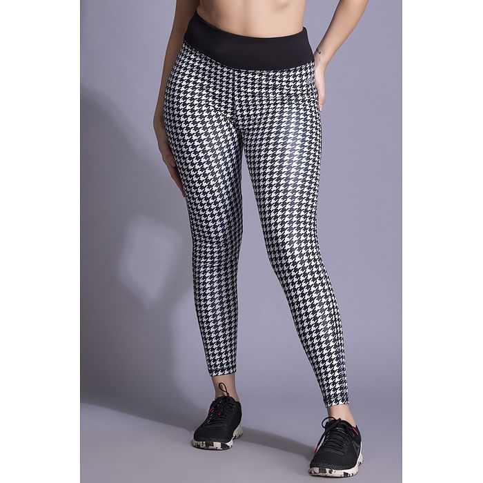 

Clovia Snug-Fit Ankle-Length High-Rise Houndstooth Print Active Tights in Black - AB0042C13