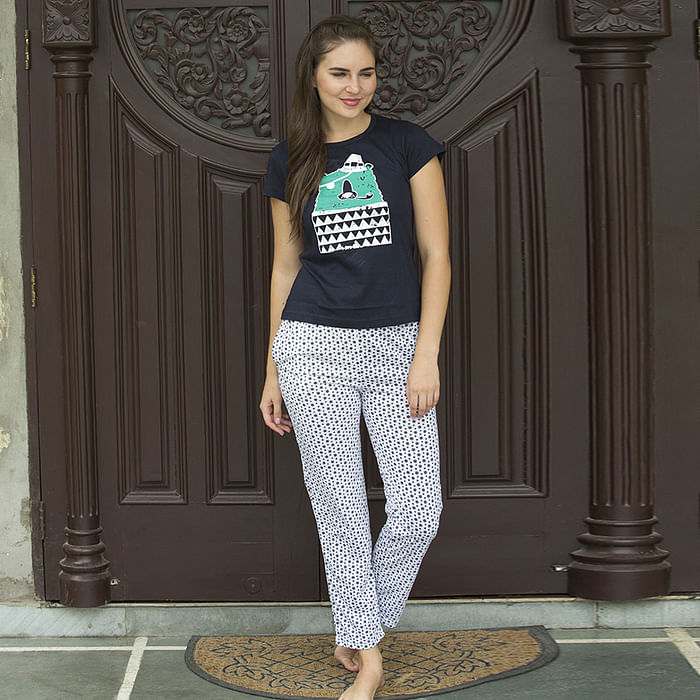 

Clovia Cotton Graphic T-shirt & Full Length Printed Pyjama - White - NSC012P18