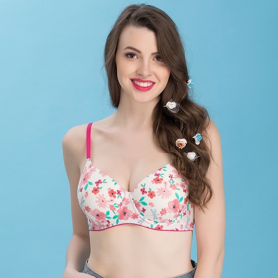 Buy Padded Underwired Full Cup Floral Print Multiway T-shirt Bra in  Off-White Online India, Best Prices, COD - Clovia - BR2418A24