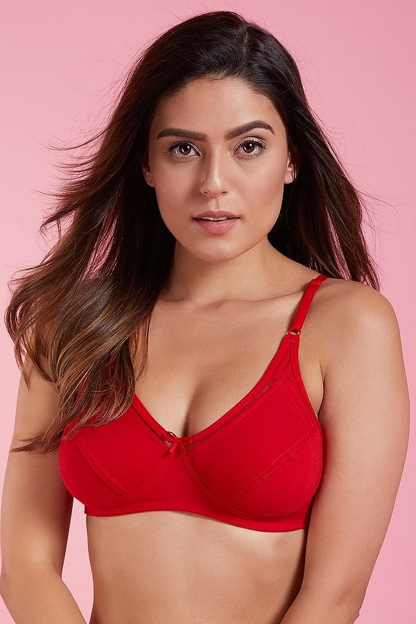 Buy Non-Padded Non-Wired Full Cup Longline Bralette in Red - Lace Online  India, Best Prices, COD - Clovia - BR2403A04