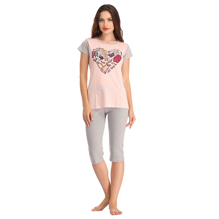

Clovia Cotton Round Neck Graphic Top & Grey Capri - LSC518P22, Light pink