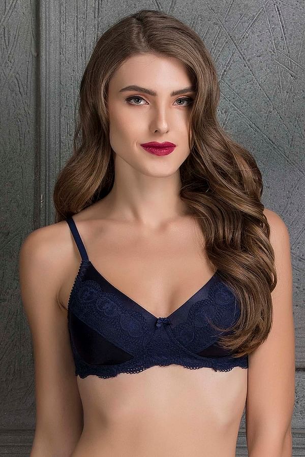 Buy Lace Non-Padded Underwired Bra & Hipster Panty Online India, Best  Prices, COD - Clovia - BP1384P18