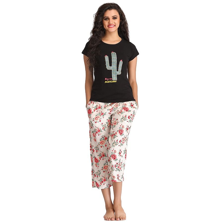 Buy Cotton Graphic Print Top & Capri Set - Black Online India, Best Prices,  COD - Clovia - LS0065P13